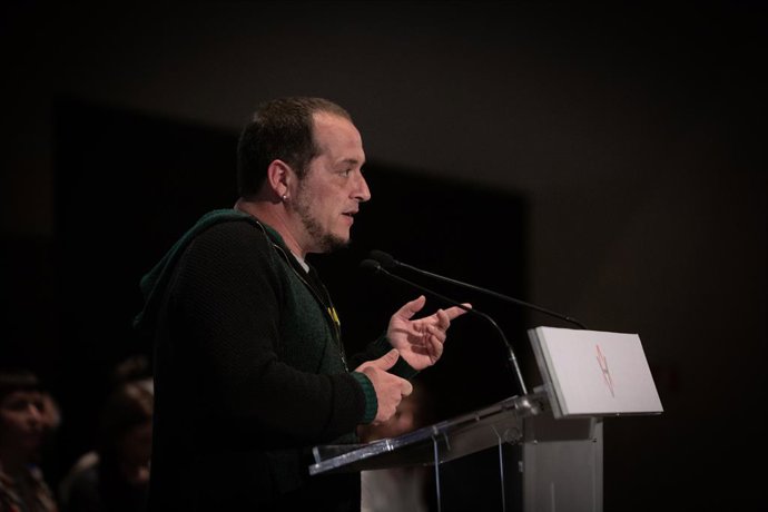 Archivo - L'exdiputat de la CUP al Parlament David Fernàndez