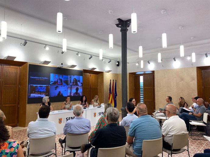 Baleares prevé invertir 122,2 millones hasta 2029 en ampliar y modernizar la red pública de servicios sociales.