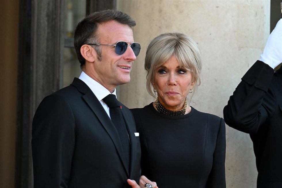 El presidente francés, Emmanuel Macron, y su mujer Brigitte durante una cena de gala en París.