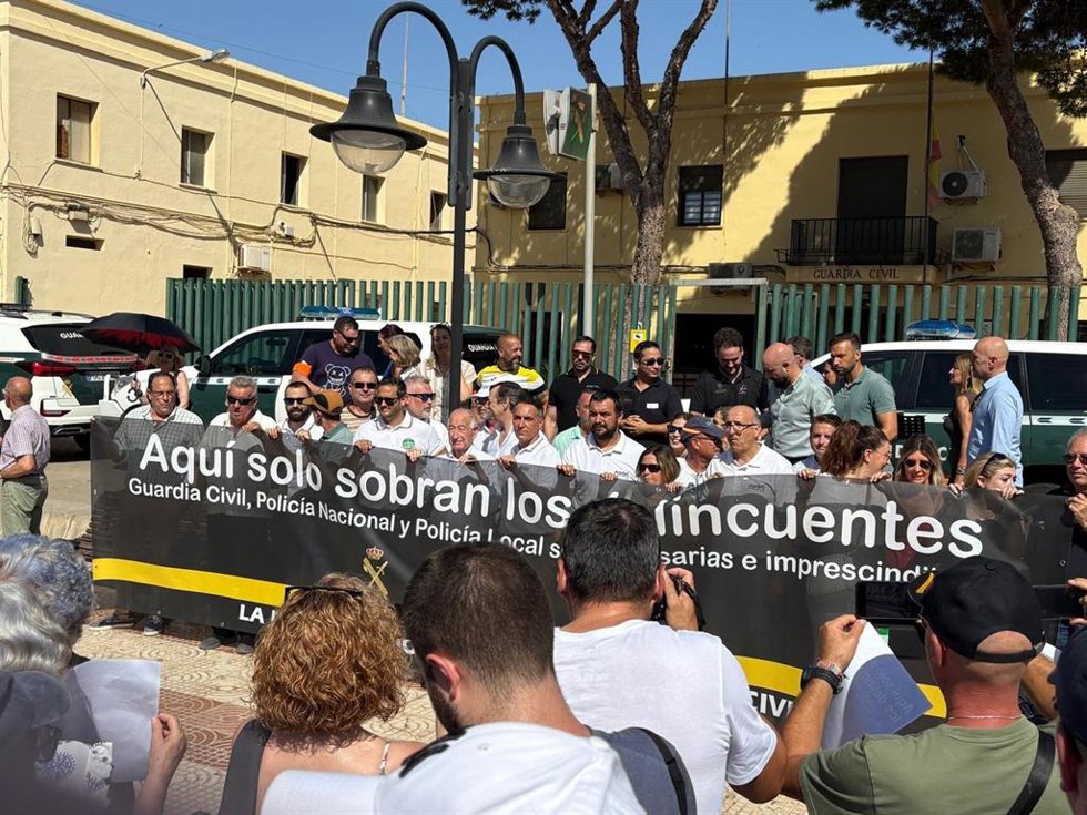 Asociaciones de la Guardia Civil en la concentración convocada para el lunes, 13 de julio.