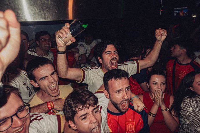 Aficionados durante la celebración de un partido de España en el Mundial. Archivo.