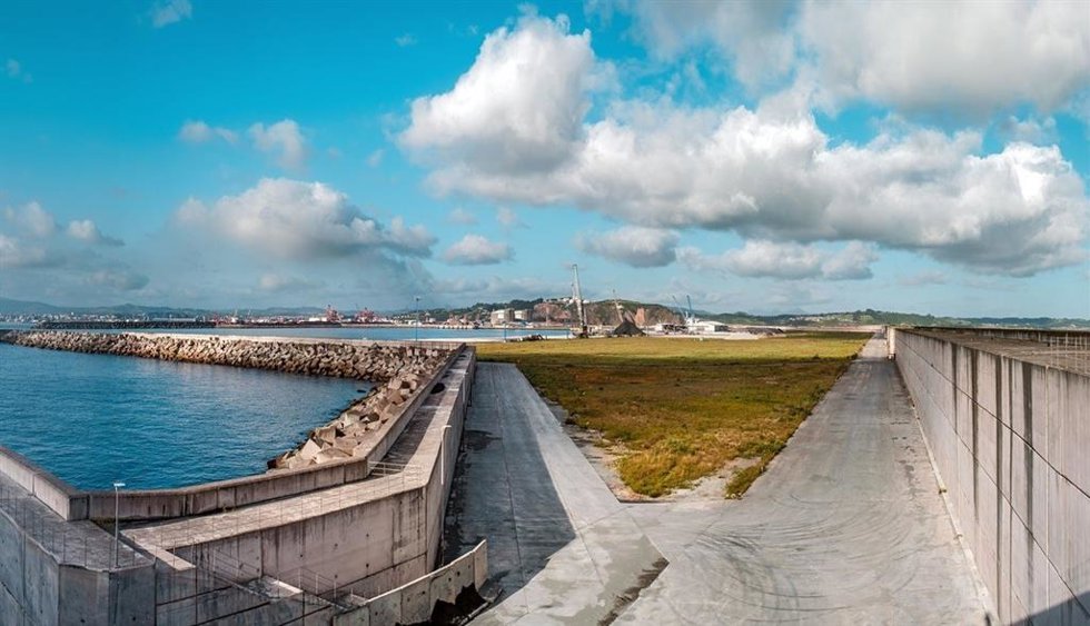Archivo - Muelle Romualdo Alvargonzález Figaredo, en el puerto gijonés de El Musel.