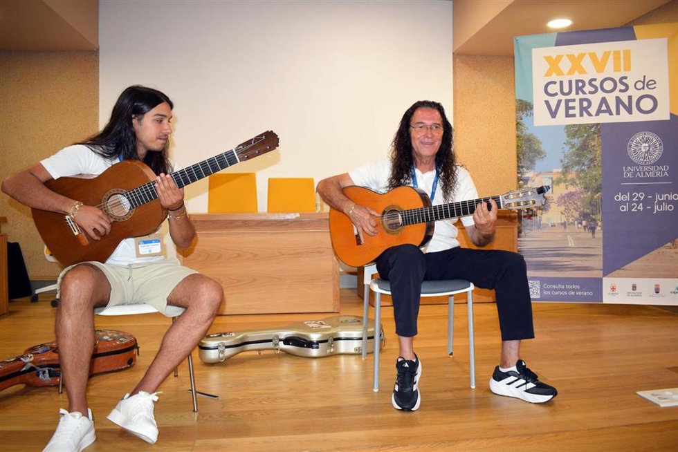 Tomatito y José del Tomate en los Cursos de Verano de la Universidad de Almería que acogen la undécima edición de ‘Sonanta'.