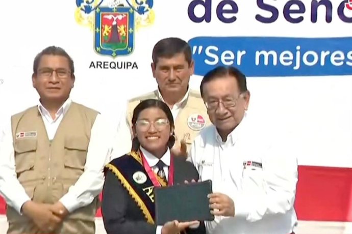 Perú.- Presidente Balcázar destaca impulso a la educación dado por su gobierno