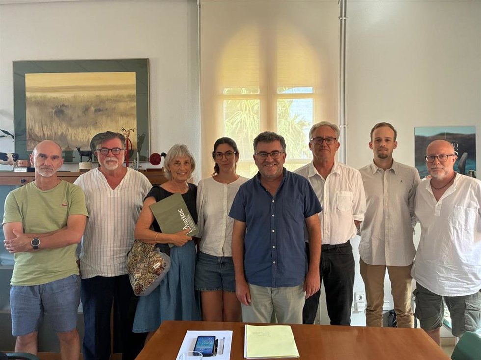El conseller de Agricultura, Pesca y Medio Natural, Joan Simonet, se reúne con el GOB Mallorca