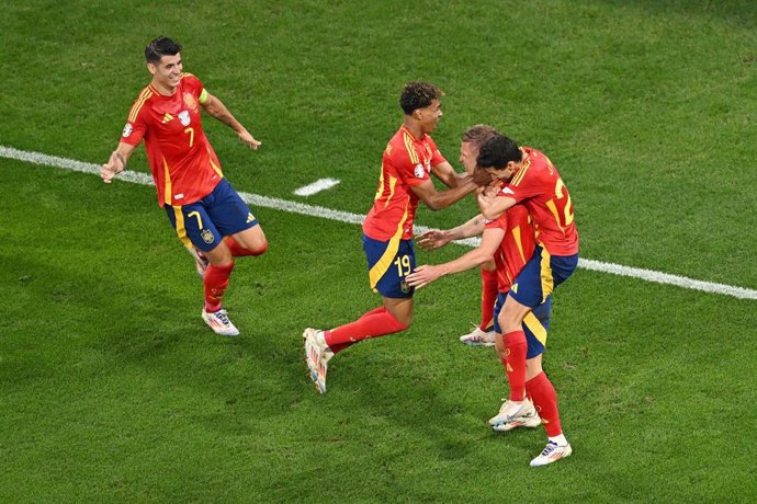 Archivo - Los jugadores de la selección española celebran el 2-1 ante Francia en las semifinales de la Eurocopa de 2024