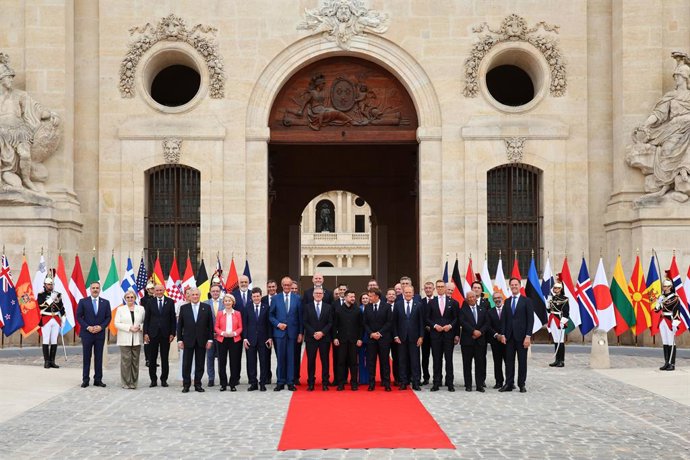 HANDOUT - 13 July 2026, France, Paris: President of the European Council Antonio Costa, German Chancellor Friedrich Merz, Ukrainian President Volodymyr Zelensky, French President Emmanuel Macron, British Prime Minister Keir Starmer, Polish Prime Minister 