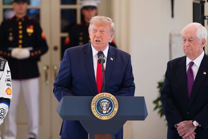 13 de julho de 2026, Washington, Distrito de Columbia, EUA: O presidente dos Estados Unidos, Donald J. Trump, faz um discurso ao receber os principais pilotos da IndyCar na Casa Branca, em Washington, DC, EUA, para promover a primeira edição do “Freedom 2