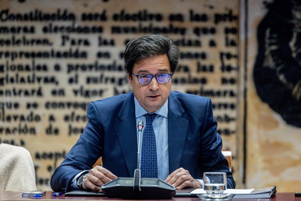 Archivo - El ministro para la Transformación Digital y de la Función Pública, Óscar López Águeda, comparece ante la Comisión de Función Pública, en el Senado, a 31 de enero de 2025, en Madrid (España). Durante la comisión, Óscar López, ha informado sobre 