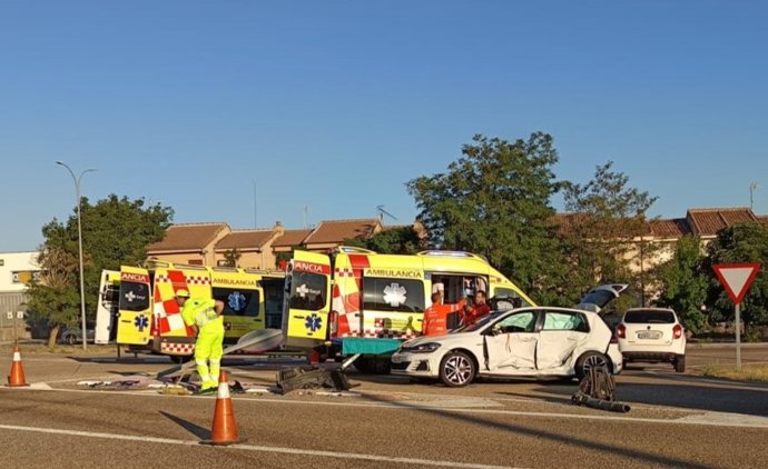 Colisión entre dos turismos en la N-110 en Prádena (Segovia).
