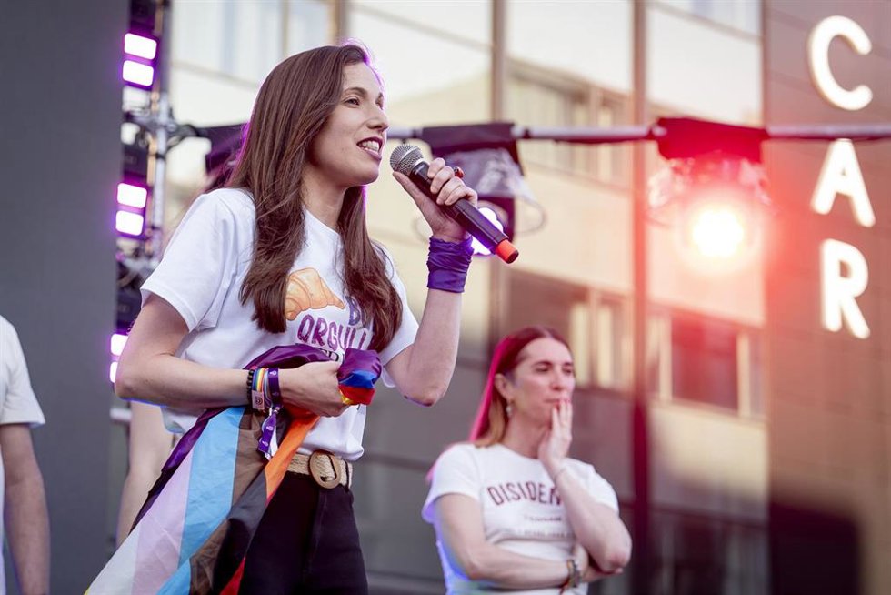 Las entidades organizadoras del Orgullo LGTBIQ+ de Madrid —AEGAL, COGAM y FELGTBI+, durante el pregón del Orgullo de Madrid 2026 (MADO 2026), en la plaza Pedro Zerolo, a 1 de julio de 2026, en Madrid (España).