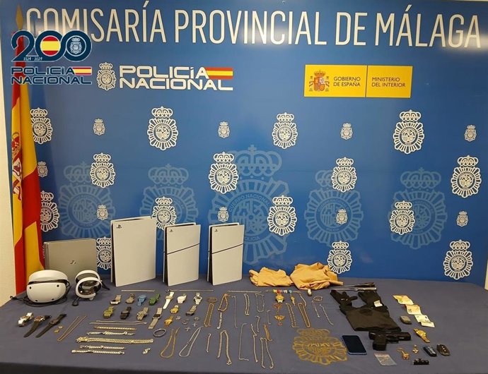 Cuatro detenidos tras caer un grupo criminal dedicado a los robos con fuerza en viviendas en Málaga