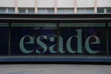 Archivo - Fachada de la Universidad ESADE