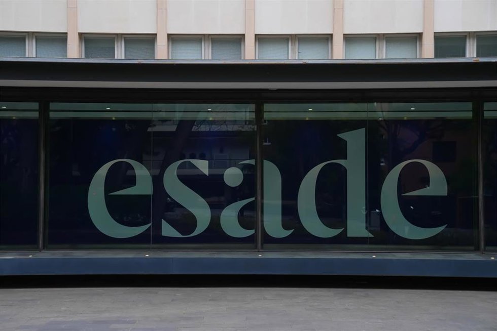 Archivo - Fachada de la Universidad ESADE