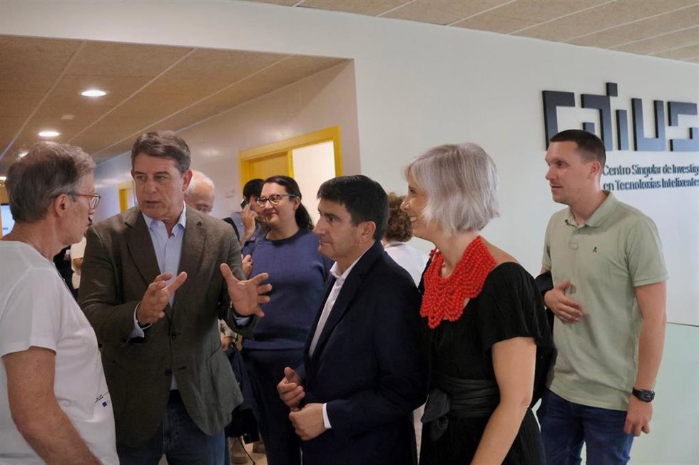 El secretario xeral del PSdeG, José Ramón Gómez Besteiro, visita el CiTIUS.