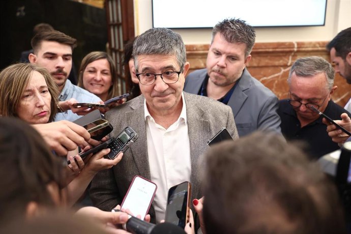 El portavoz del PSOE en el Congreso de los Diputados, Patxi López,  
