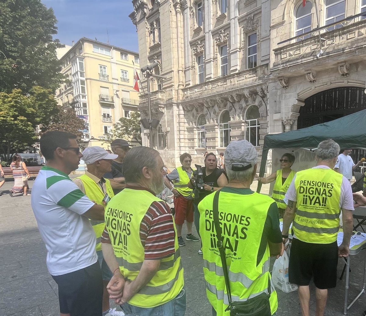 La Coordinadora Cántabra de Pensionistas inicia la recogida de firmas para equiparar las pensiones mínimas al SMI