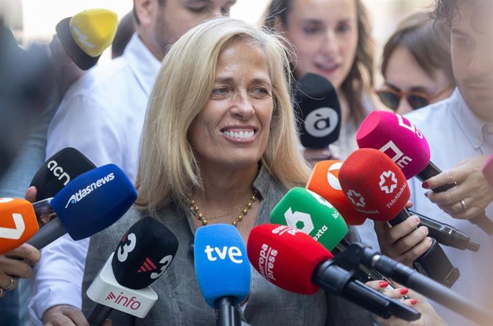La consejera de Economía, Hacienda y Empleo, Rocío Albert.