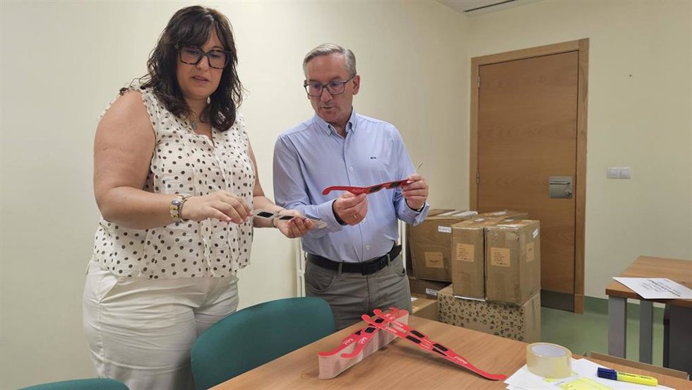 La diputada de Turismo, Marta Sancho, y el presidente de la Diputación de Teruel, Joaquín Juste.