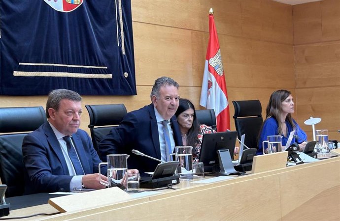 Comparecencia del consejero de la Presidencia, Luis Miguel González Gago, en comisión en las Cortes de Castilla y León.
