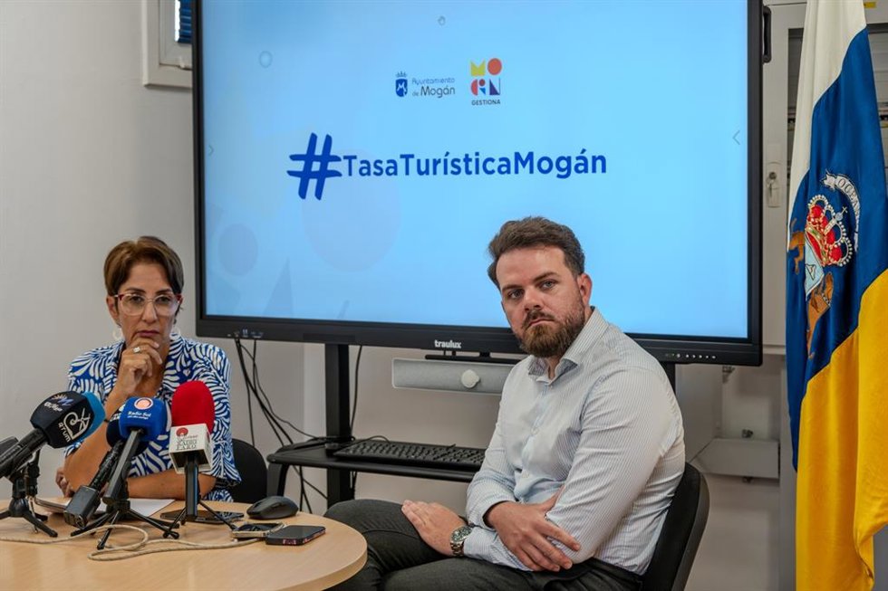 Onalia Bueno y Eduardo Álamo durante la rueda de prensa