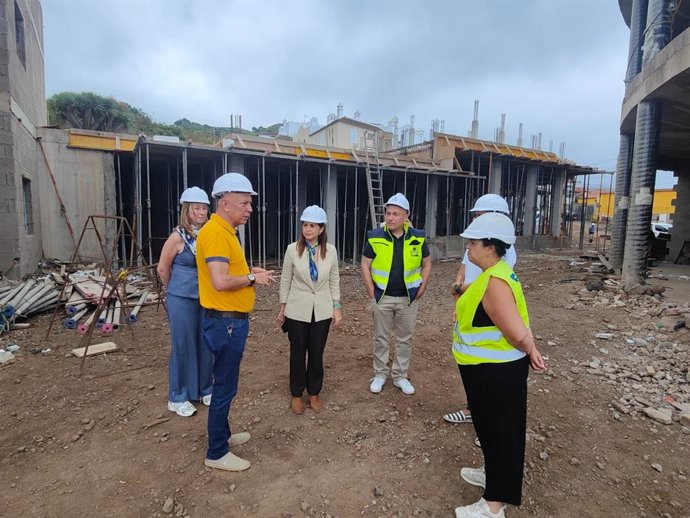 La consejera de Acción Social del Cabildo de Tenerife, Águeda Fumero, en una visita a 'La Ciudad de la Esperanza'