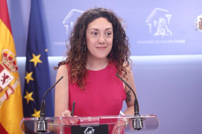 La portavoz adjunta de Sumar en el Congreso de los Diputados y miembro de Comuns, Aina Vidal, durante una rueda de prensa en el Congreso de los Diputados, a 14 de julio de 2026, en Madrid (España).