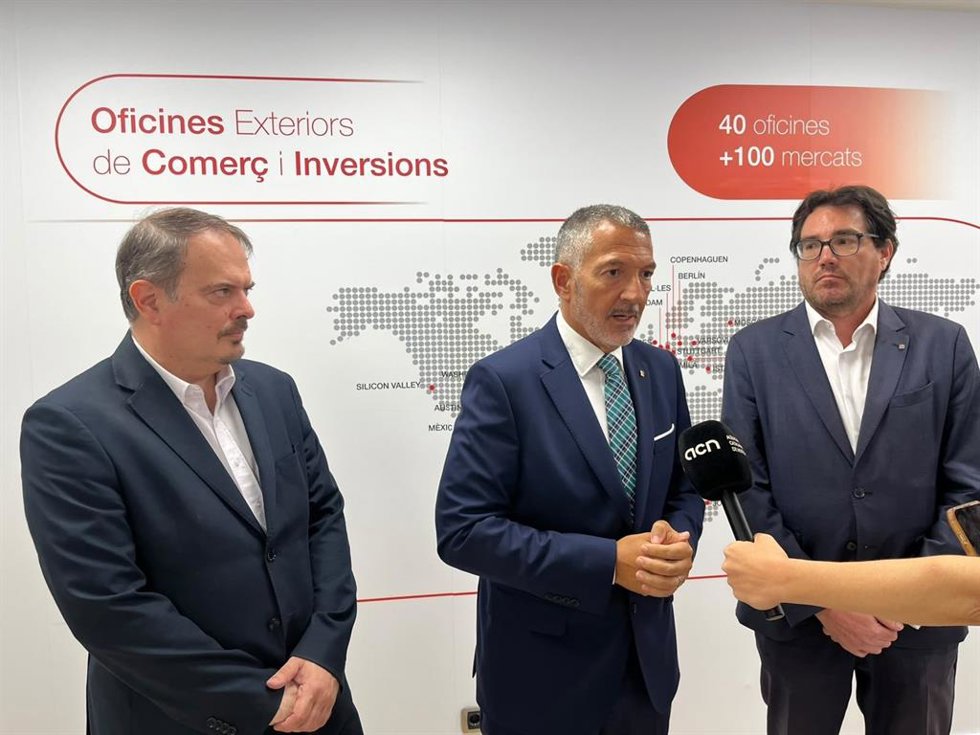El conseller de Empresa y Trabajo, Miquel Sàmper, en declaraciones a los medios
