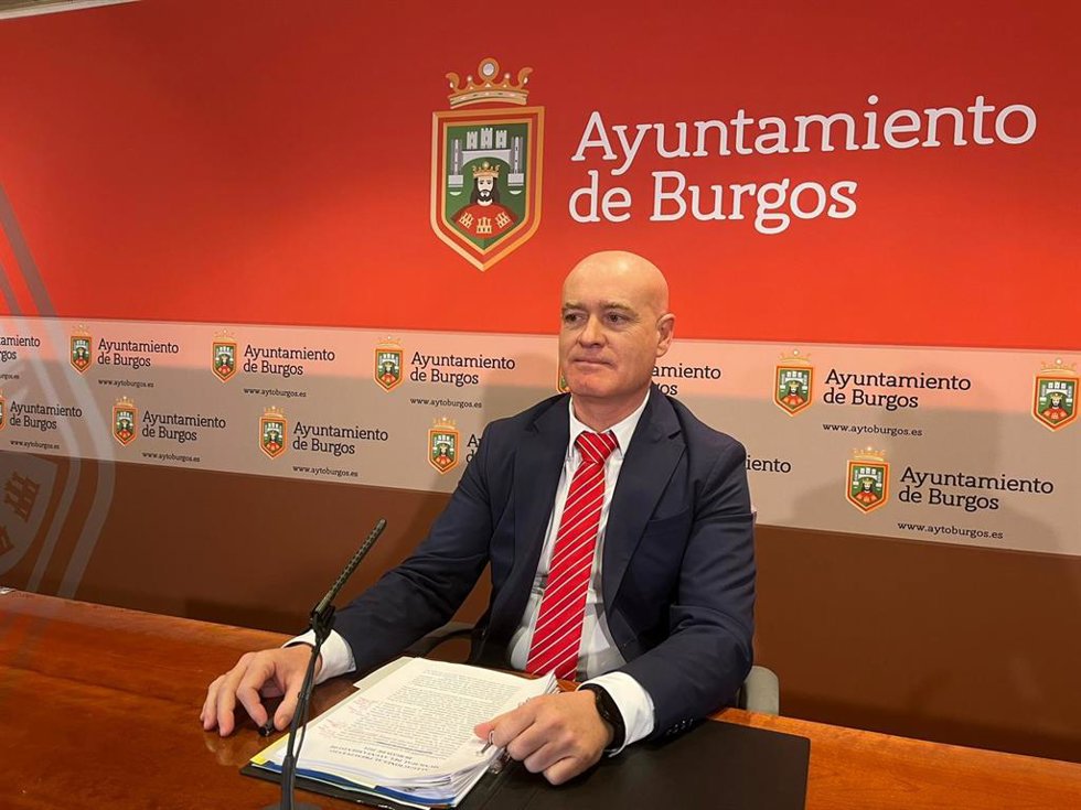 Archivo - El concejal de Hacienda en el Ayuntamiento de Burgos, Ángel Manzanedo. Archivo