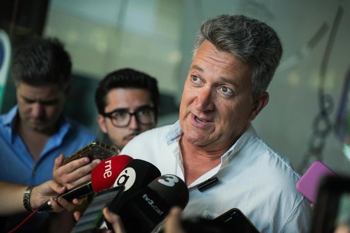 Archivo - El conseller de Medio Ambiente, Infraestructuras y Territorio, Vicente Martínez Mus, ofrece declaraciones a los medios (imagen de archivo)