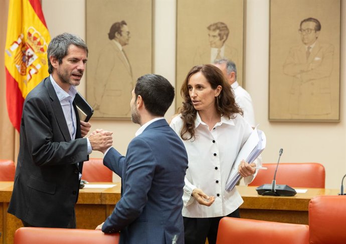 (i-d) El ministro de Cultura, Ernest Urtasun, el ministro de Consumo y Derechos Sociales, Pablo Bustinduy, y la ministra de Sanidad, Mónica García, durante la celebración de la reunión de trabajo de los máximos responsables de las formaciones del espacio 