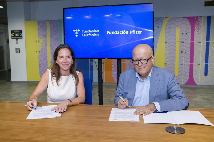 Fundaciones de Telefónica y Pfizer ponen en marcha 'Reconectados Salud Digital' para impulsar la salud digital del mayor