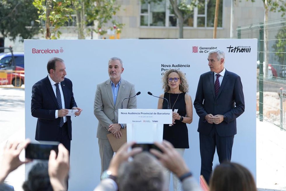Espadaler, Collboni, Caso y Recio en rueda de prensa este martes para iniciar la cuenta atrás de las obras de la nueva Audiencia de Barcelona.