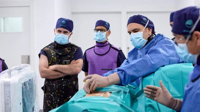 Dr. Pablo Martínez analiza por qué algunos casos de dolor lumbar continúan sin resolverse, según KLINIK PM