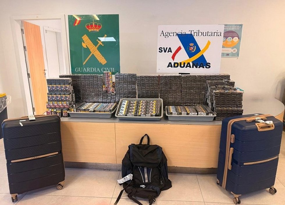 Incautadas 1.900 cajetillas de contrabando en el aeropuerto de Eivissa