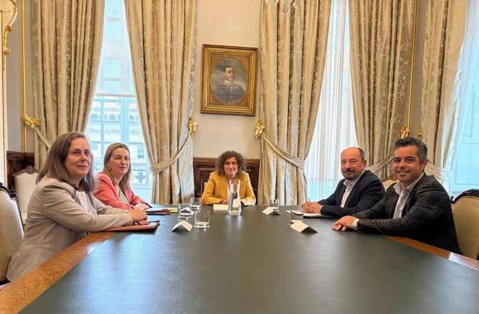 Reunión entre la Xunta y el Ayuntamiento de Santiago