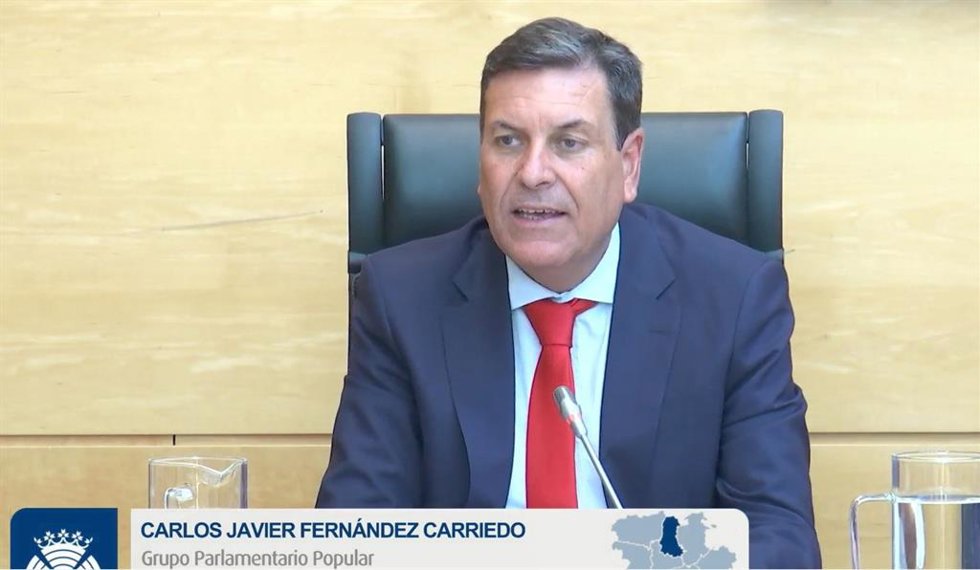 El consejero de Economía y Hacienda expone en las Cortes las principales líneas de su departamento para la legislatura recién inaugurada.