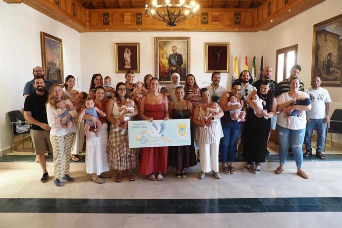 Entrega  de ayudas a diferentes colectivos de Palos de la Frontera.