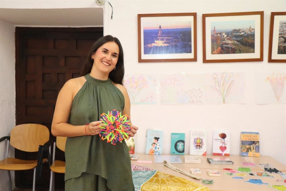 Cristina Gamero Cayetano. Maestra de Educación Primaria especializada en pedagogía terapéutica. Criança Montessori School participa en el curso 'Educación activa y emocional para transformar la escuela del siglo XXI' de la UPO en su sede de Carmona