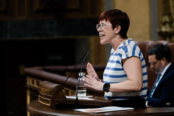 La diputada de Compromís Águeda Micó interviene durante una sesión plenaria extraordinaria, en el Congreso de los Diputados, a 14 de julio de 2026, en Madrid (España). 