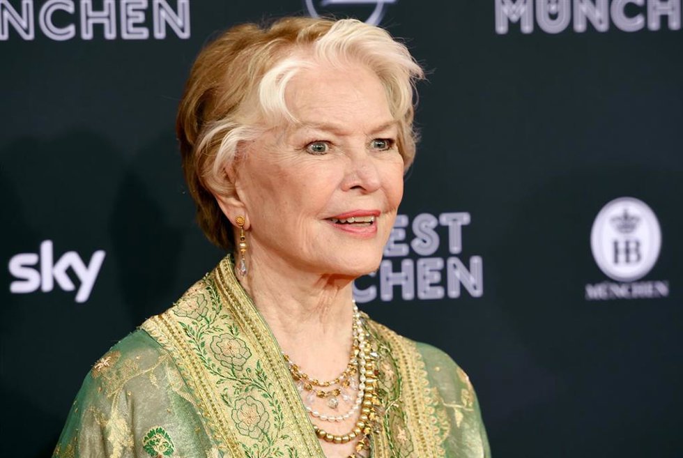 Archivo - FILED - 22 June 2016, Bavaria, Munich: FILE PHOTO - US actress Ellen Burstyn arrives for the opening of the Munich Film Festival. Photo: Tobias Hase/dpa