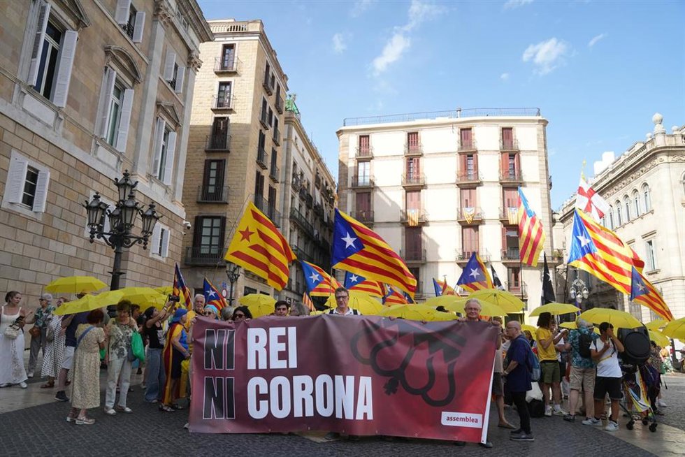 Imagen de la manifestación convocada por la ANC por la visita de Felipe VI