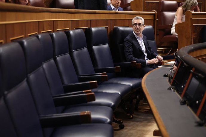 El ministro de Hacienda, Arcadi España, durante una sesión plenaria extraordinaria, en el Congreso de los Diputados, a 14 de julio de 2026, en Madrid (España). El Congreso se enfrenta hoy, entre otros asuntos, al primer debate y votación del Acuerdo del G