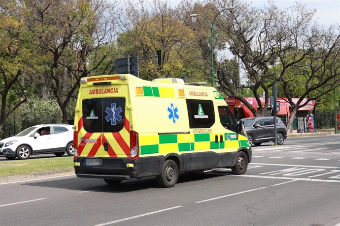 Archivo - Una ambulancia. Archivo.