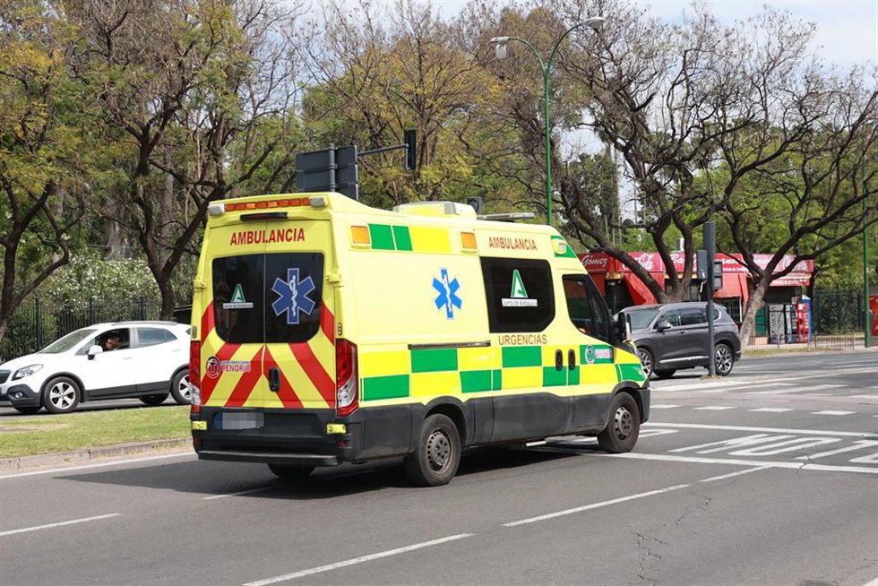 Archivo - Una ambulancia. Archivo.