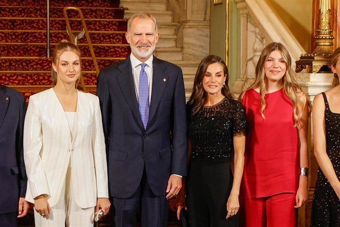 La princesa Leonor, los Reyes Felipe y Letizia y la infanta Sofía este martes en la gala de los Premios Princesa de Girona 2026 en el Liceu de Barcelona