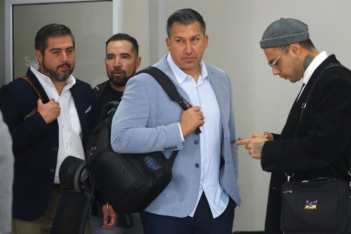 Futbol, Reunion Sifup junto a Director del Servicio Nacional de Migraciones. El Sindicato de Futbolistas Profesionales de Chile (Sifup) se reune con el director del Servicio Nacional de Migraciones, para abordar la situacion migratoria de futbolistas