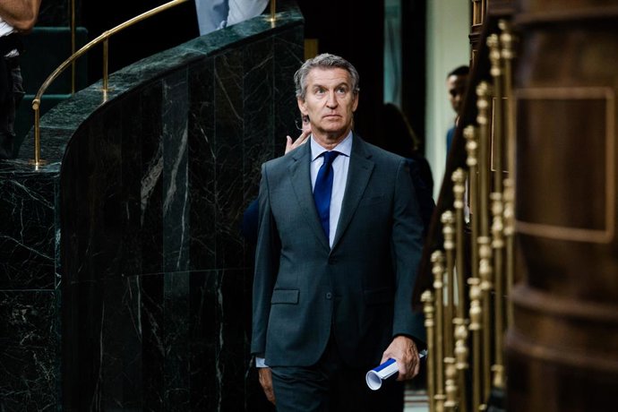 El presidente del Partido Popular, Alberto Nuñez Feijóo, durante una sesión plenaria extraordinaria, en el Congreso de los Diputados, a 14 de julio de 2026, en Madrid (España). El Congreso se enfrenta hoy, entre otros asuntos, al primer debate y votación 