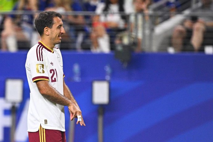 Mikel Oyarzabal celebra su gol de penalti en el Francia-España de semifinales del Mundial 2026