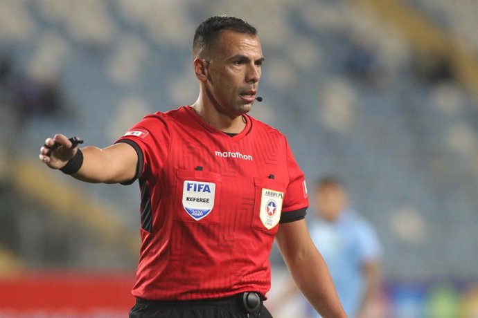 Chile.- Juan Lara llegará a los diez partidos en la Copa del Mundo